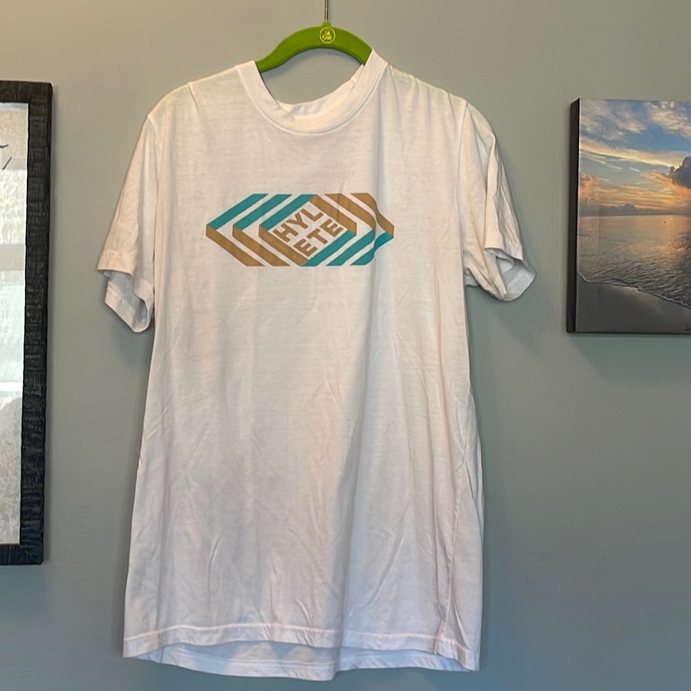 Large Hylete T-shirt